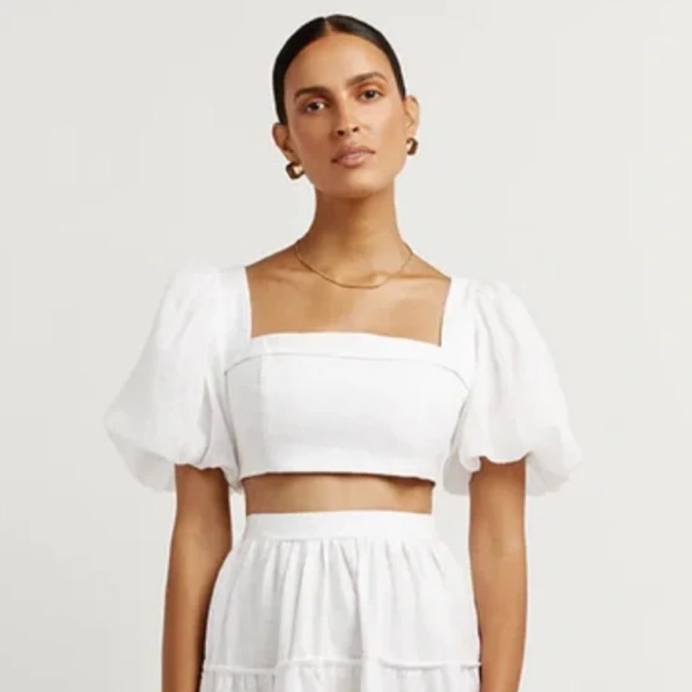 DISSH Aisle White Linen Sleeved Top in White